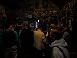 Achill Islandin pienin ja vanhin pubi Lynott's Pub- The smallest and oldest pub Lynott's Pub on Achill Island