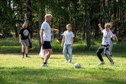 Yksi porukan lempipuuhista - One of the gang's favorite activities